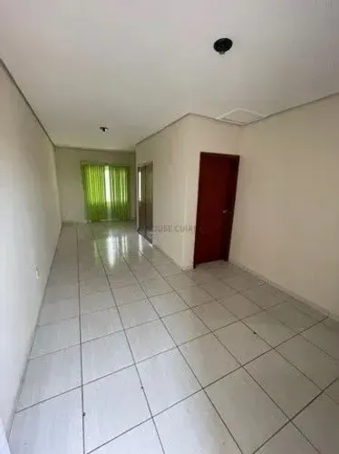 Sobrado em excelente localização no bairro Areão