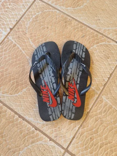 Sandália Nike N° 41/42 em Samambaia Sul 