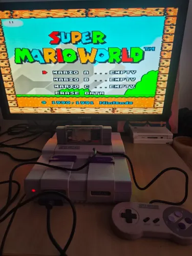 Super Nintendo + Mario World