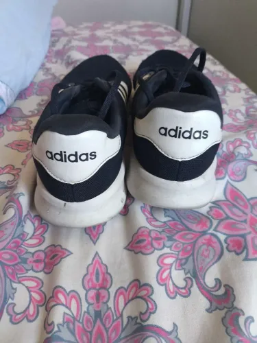 Tênis Adidas