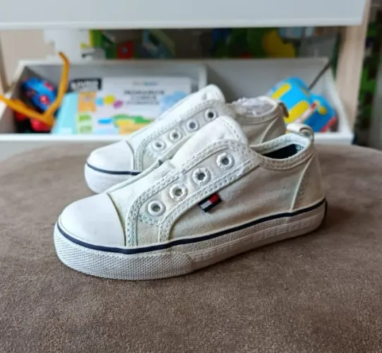 Tenis Tommy Hilfinger infantil tamanho 20-21 bom estado