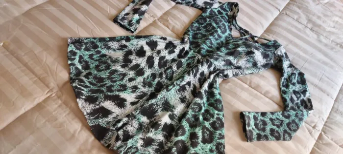 Vestido encorpado com bojo P - novo