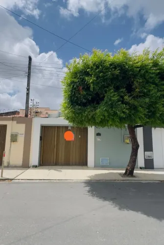 CP 019, Maraponga, Casa plana com 03 suítes, 03 vagas de garagem