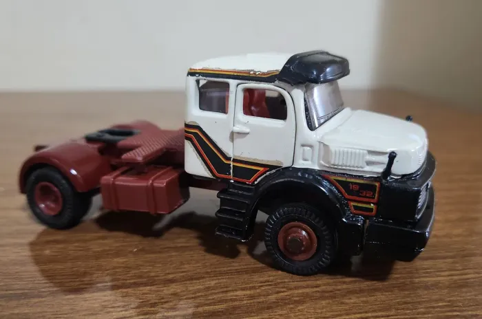 Miniatura Caminhão Mercedes Benz 1932 Arpra Anos 80 Escala 1/50