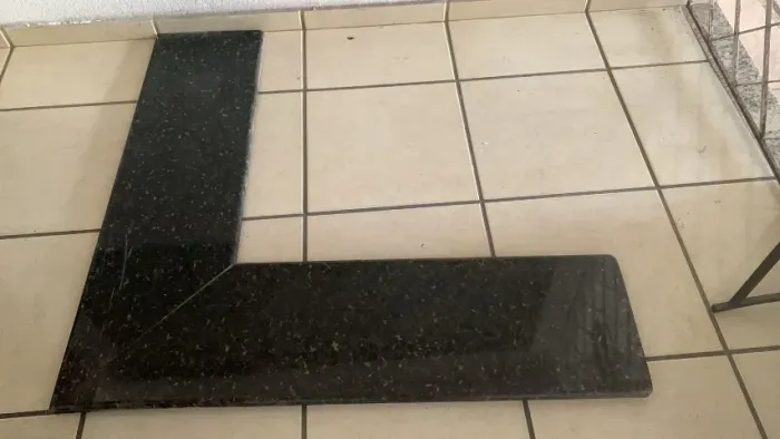 Bancada em L Granito Verde Ubatuba - Acabamento Boleado (1,20m)