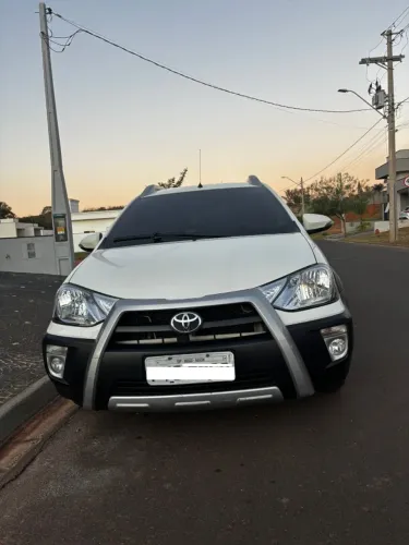Toyota Etios Cross 1.5 Flex 16V 5P Mec. 2014