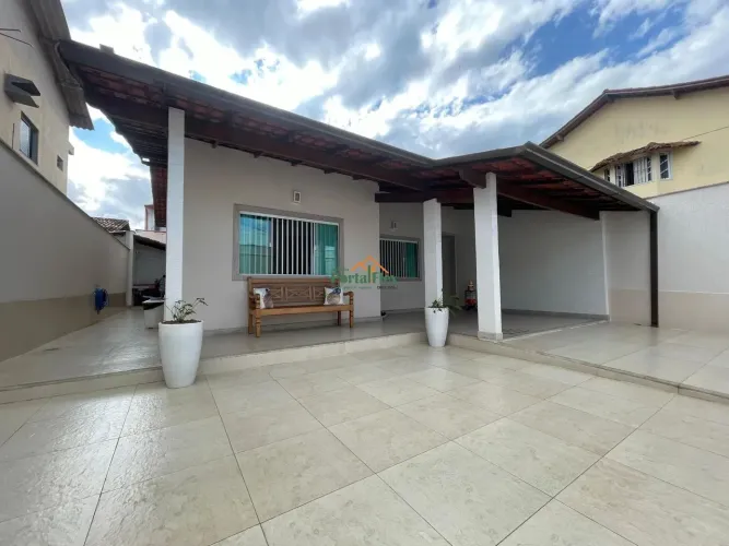 Casa à venda em Morada de Laranjeiras - Serra/ES