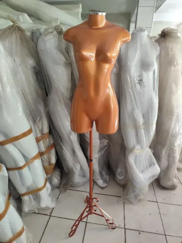 Manequim Feminino para Lojas