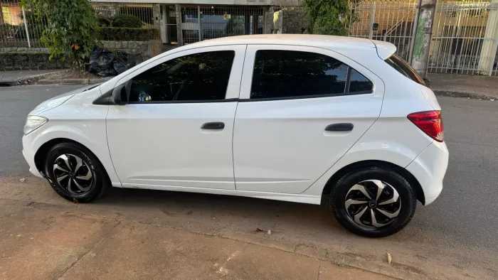 Chevrolet Onix JOY Hatch 1.0 8V Flex Mec. 4P 2018