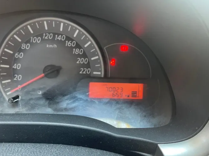 Nissan March 1.0 16V Flex Fuel 5P 2012