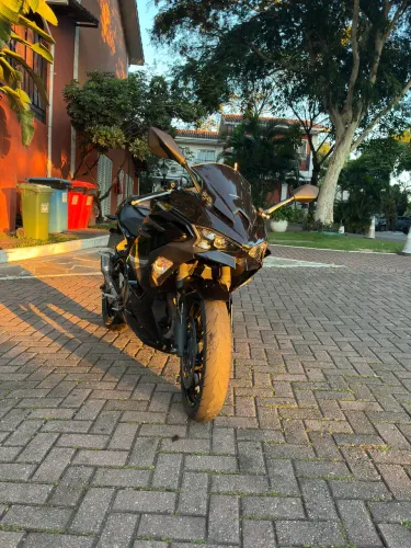 Kawasaki Ninja 500 - preta
