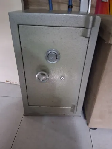 Cofre , único dono