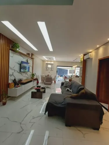 Condomínio Estoril| Residência à Venda 257 m² | 4 Suítes | Próximo à Reserva Natural.