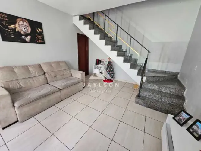 Casa em Condomínio : / Residencial / Irajá