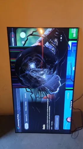 Tv Qled samsung 55 polegadas quebrada + controle