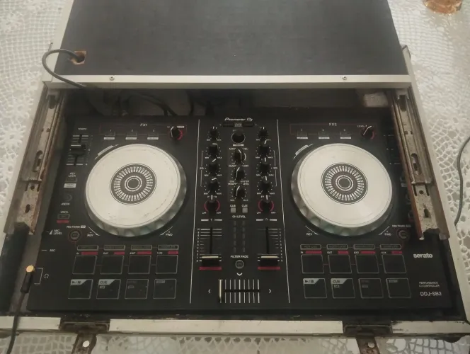 Vendo controladora Pioneer DDJ-SB2