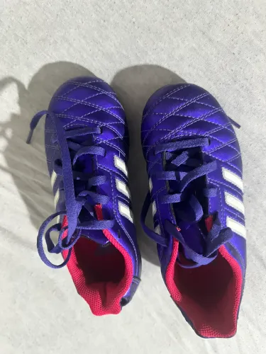 Chuteira adidas original 29