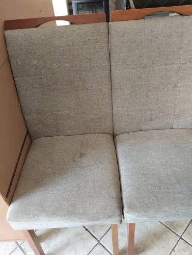 Vendo duas cadeiras de madeira