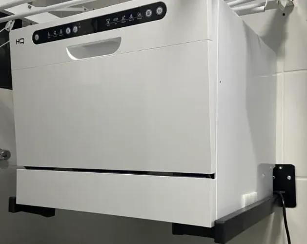 Máquina de Lavar Louça para 6 Serviços. Marca HQ. Semi nova. Valor. 900,00.