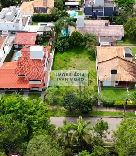 Terreno à venda em Jurerê - Florianópolis