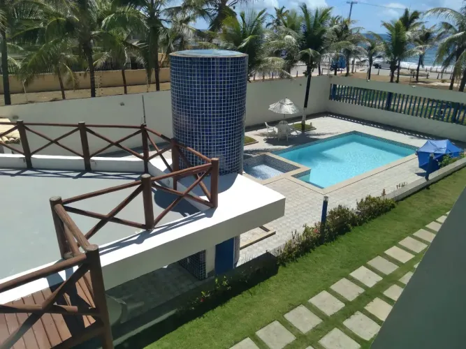 Praia do Flamengo casa 2/4, suíte, duplex, varanda, amplo, porteira fechada
