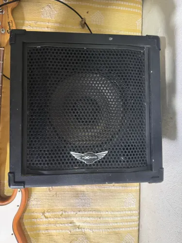 Cubo amplificador para baixo