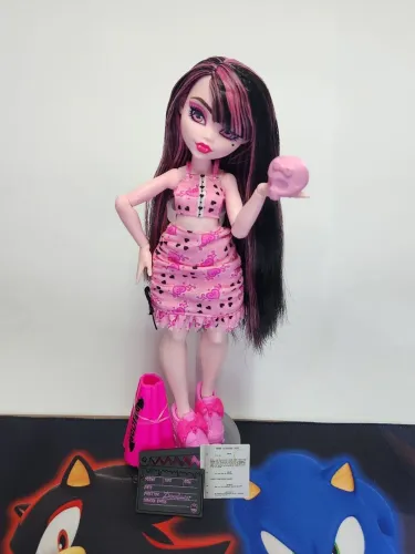 Draculaura Fearbook incompleta - Monster High