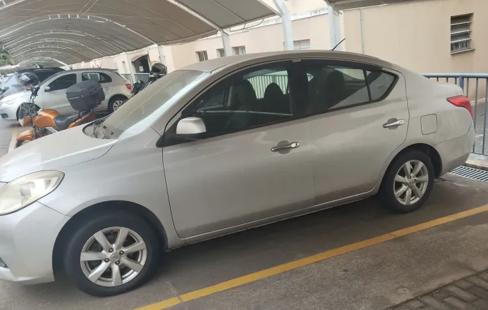 Nissan Versa SL 1.6 16V Flex Fuel 4P Mec. 2013