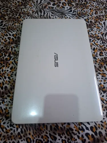 NOTEBOOK ASUS MODELO Z550MA COM DEFEITO.