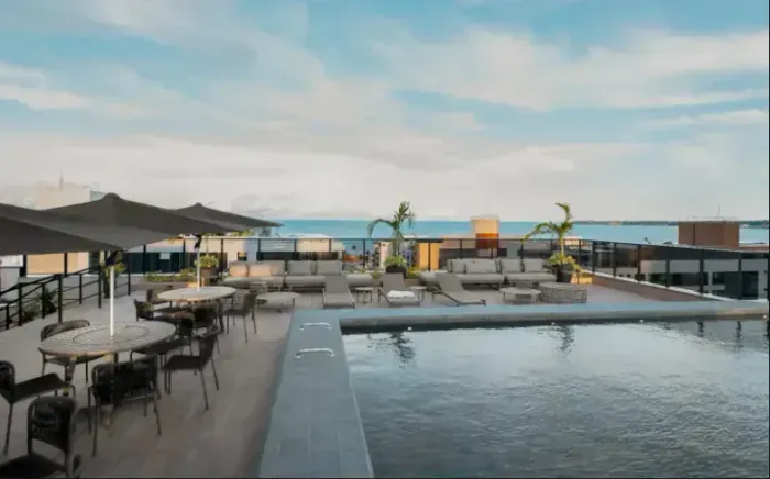 Flat porteira fechada a 120 metros do mar de Tambaú, 30 m2, totalmente mobiliado