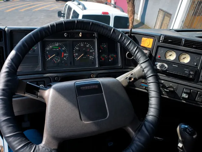 Volvo FH12T 380 trucado