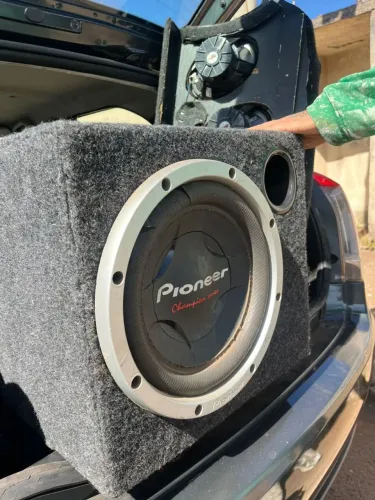 Subwoofer da Pioneer 12 polegadas + caixa dutada.<br>