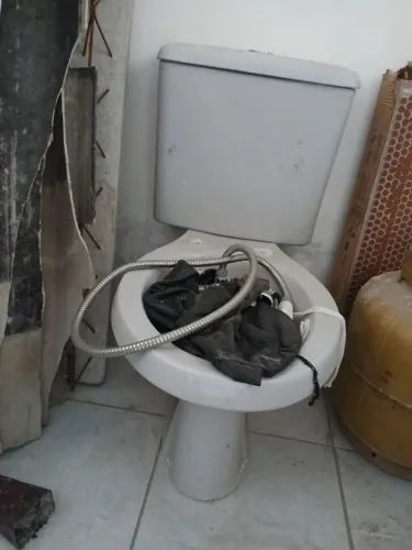 Vaso acoplado e lavatorio