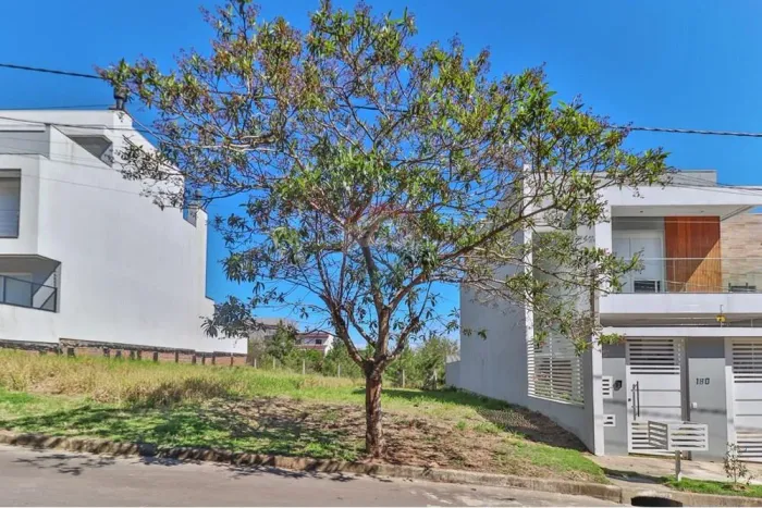 Terreno 8 x 25, Frente para Área de Preservação, Localização Tranquila
