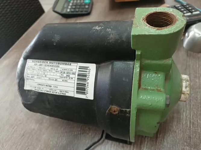 Bomba Centrífuga SCHNEIDER 2000 1/3 Nova nunca usada R$ 400,00