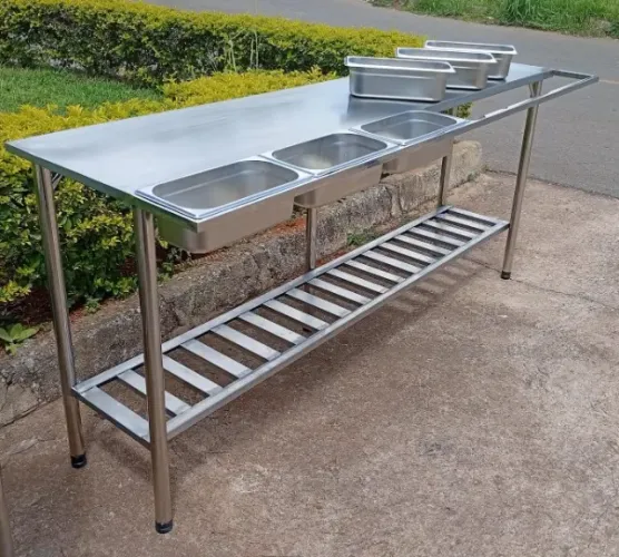 Mesa de manipulação inox com 06 cubas gn grandes