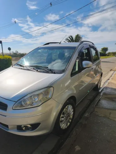 Fiat Idea Attractive 1.4 Fire Flex 8V 5P 2012