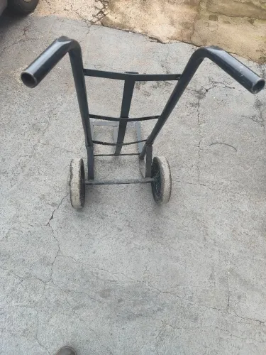 Vendo carrinho de entrega cap 200 kg