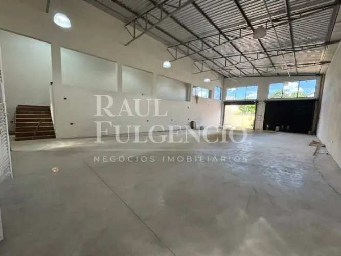 Imóvel comercial novo para locação com 326m², util Próximo a Av. Inglaterra e Av Dez de De