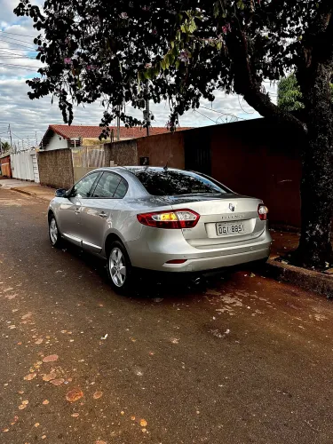 Renault Fluence Sed. Dynamique 2.0 16V Flex Aut. 2012