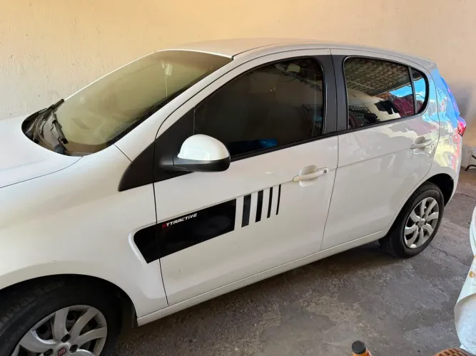 Fiat Palio Attractive 1.0 EVO Fire Flex 8V 5P 2013