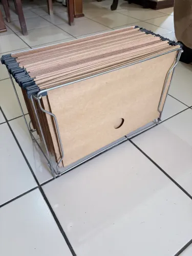 Suporte para pasta suspensa