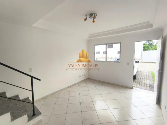 Casa de Condomínio no Jardim Jacinto