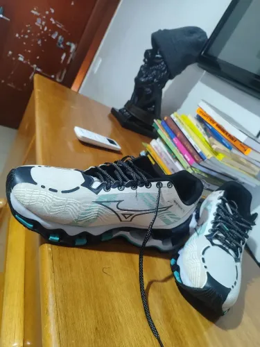 Tênis Mizuno (réplica)