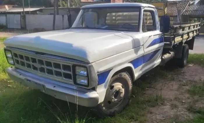 Caminhão Ford F4000