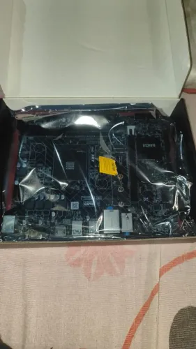 PLACA MAE AB520 SEMI NOVA 