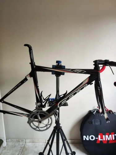 Quadro Felt F4 Carbon