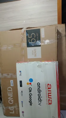 Tv com tela quebrada mas funcionando na caixa
