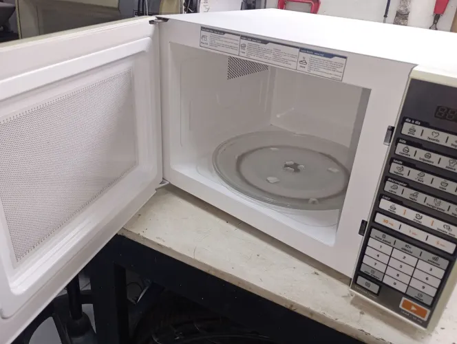 Microondas Midea 30 L