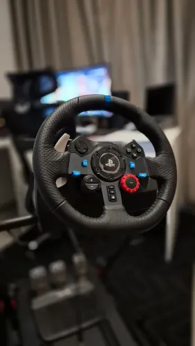 Volante Logitech G29 Driving Force com Pedais